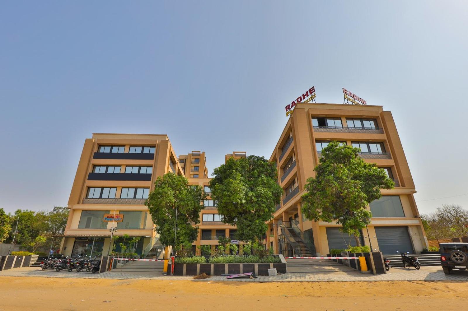 Hotel Legacy Ahmedabad Exterior photo