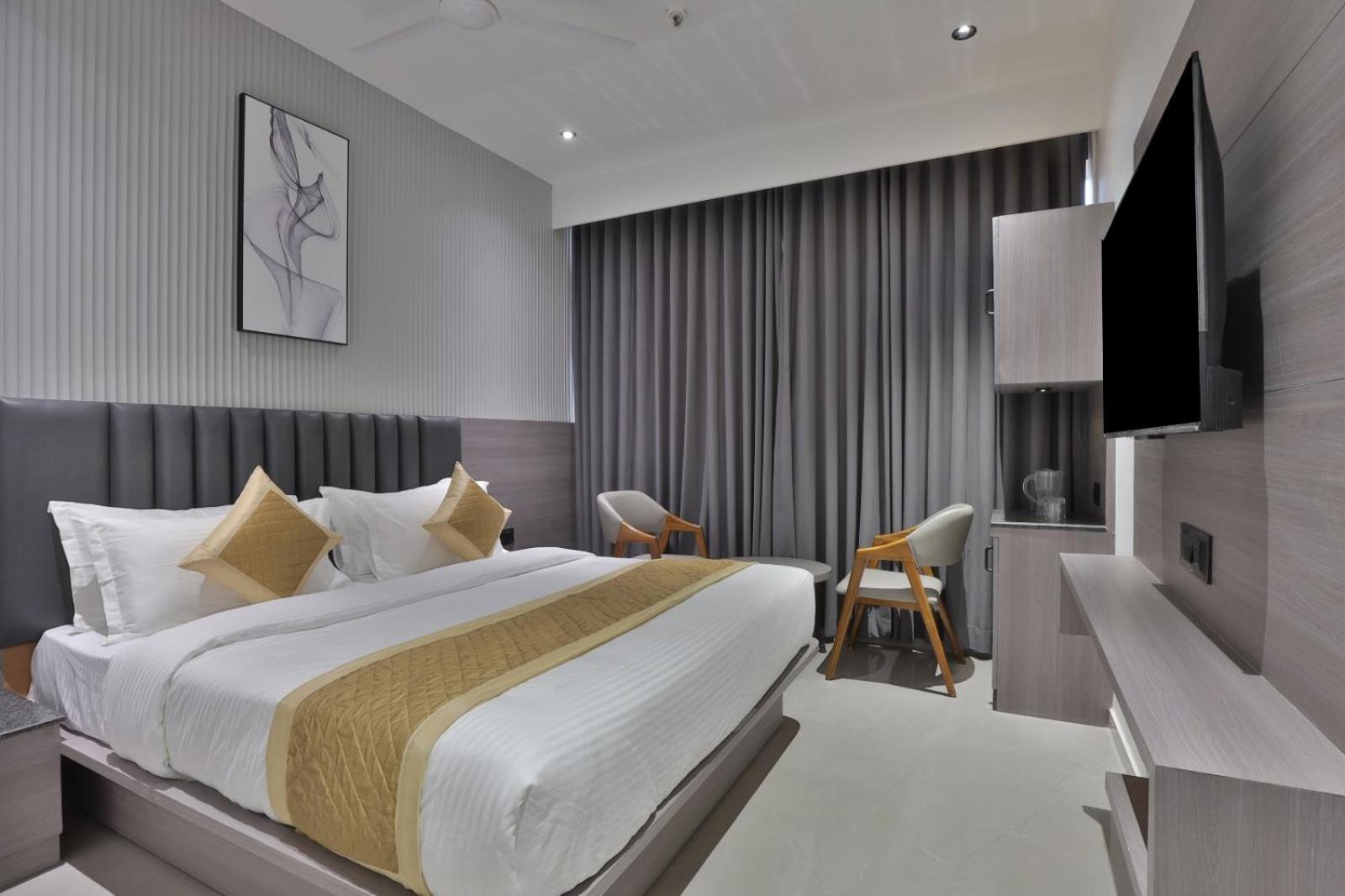 Hotel Legacy Ahmedabad Exterior photo