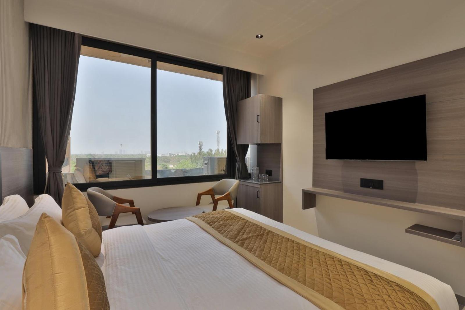 Hotel Legacy Ahmedabad Exterior photo