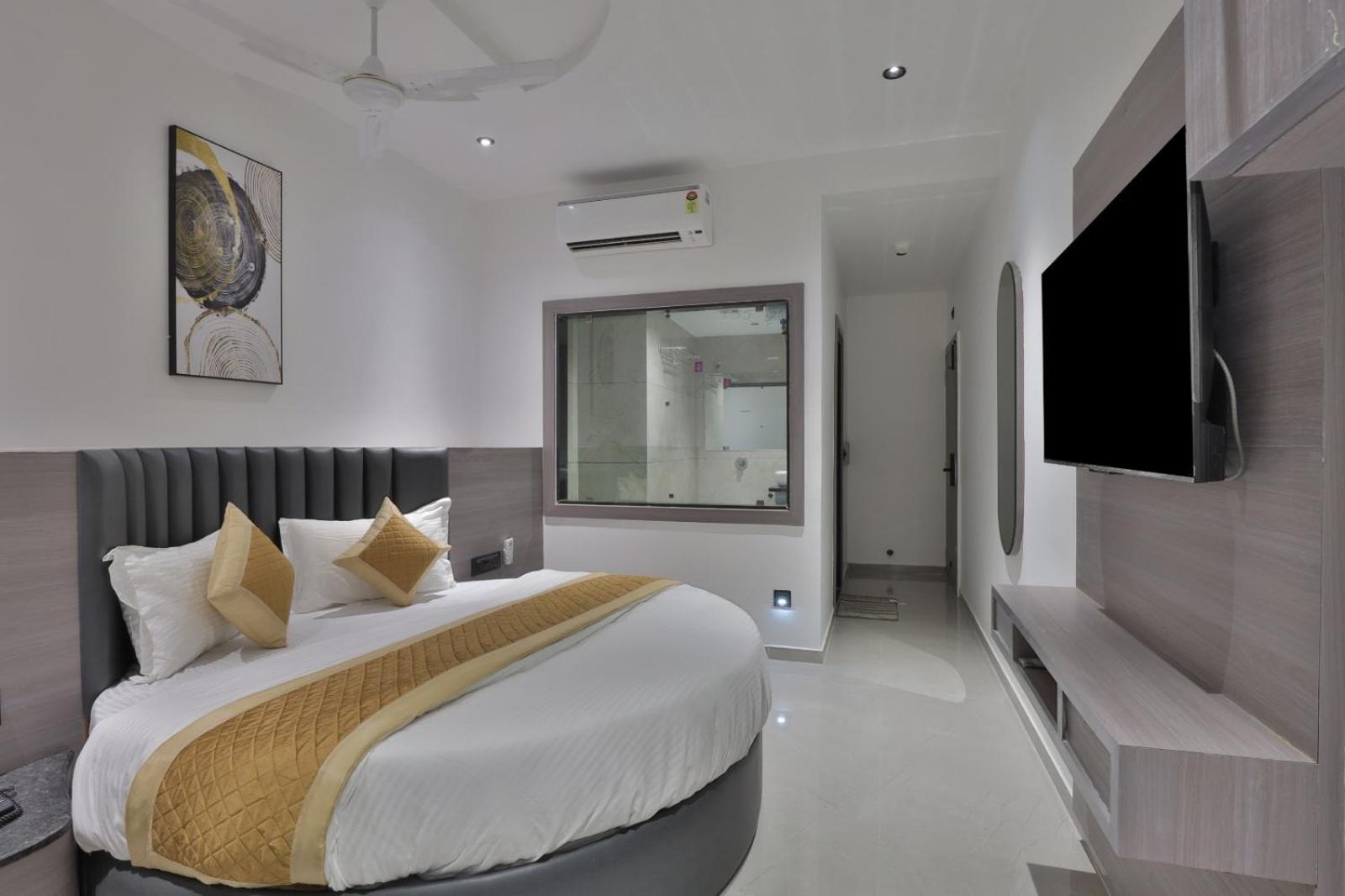 Hotel Legacy Ahmedabad Exterior photo
