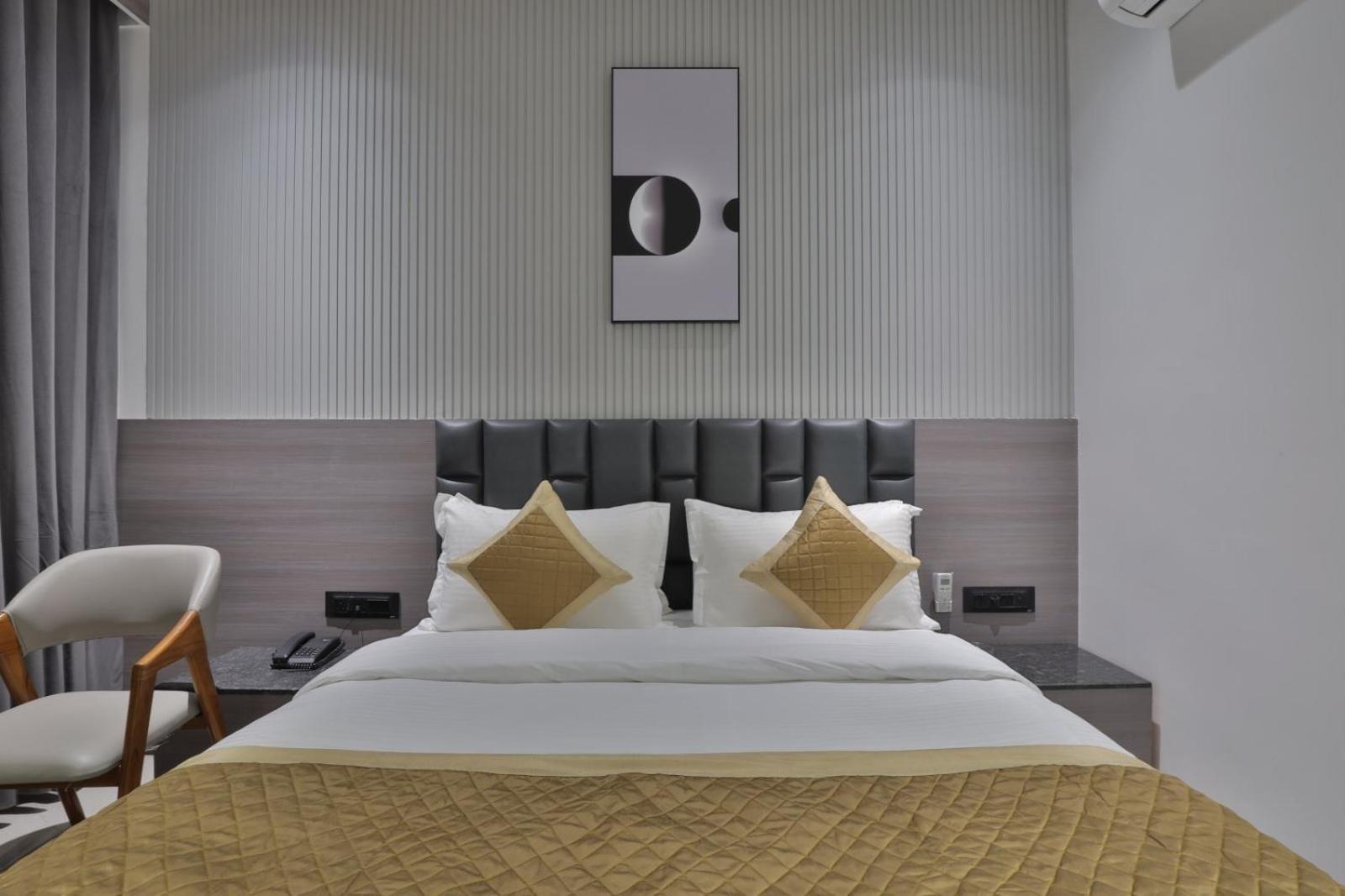 Hotel Legacy Ahmedabad Exterior photo
