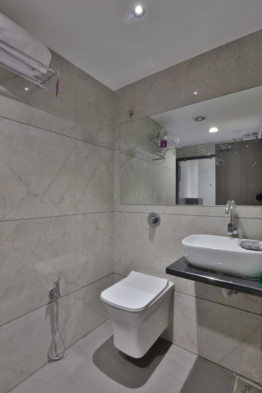 Hotel Legacy Ahmedabad Exterior photo