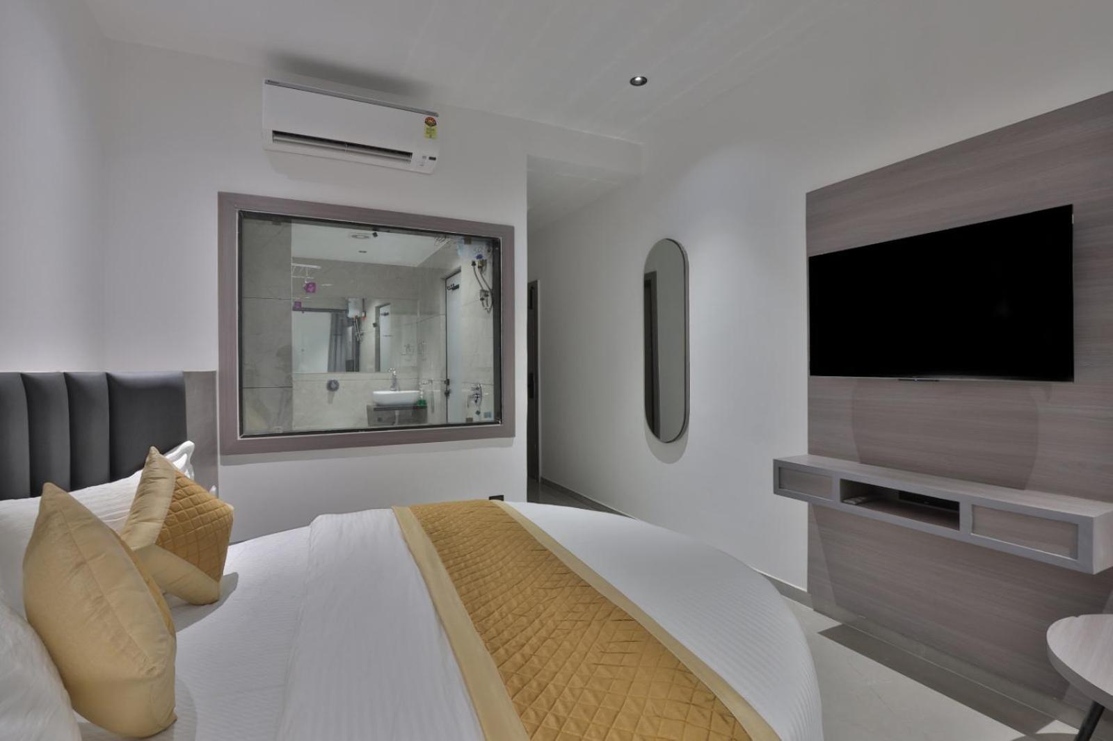 Hotel Legacy Ahmedabad Exterior photo