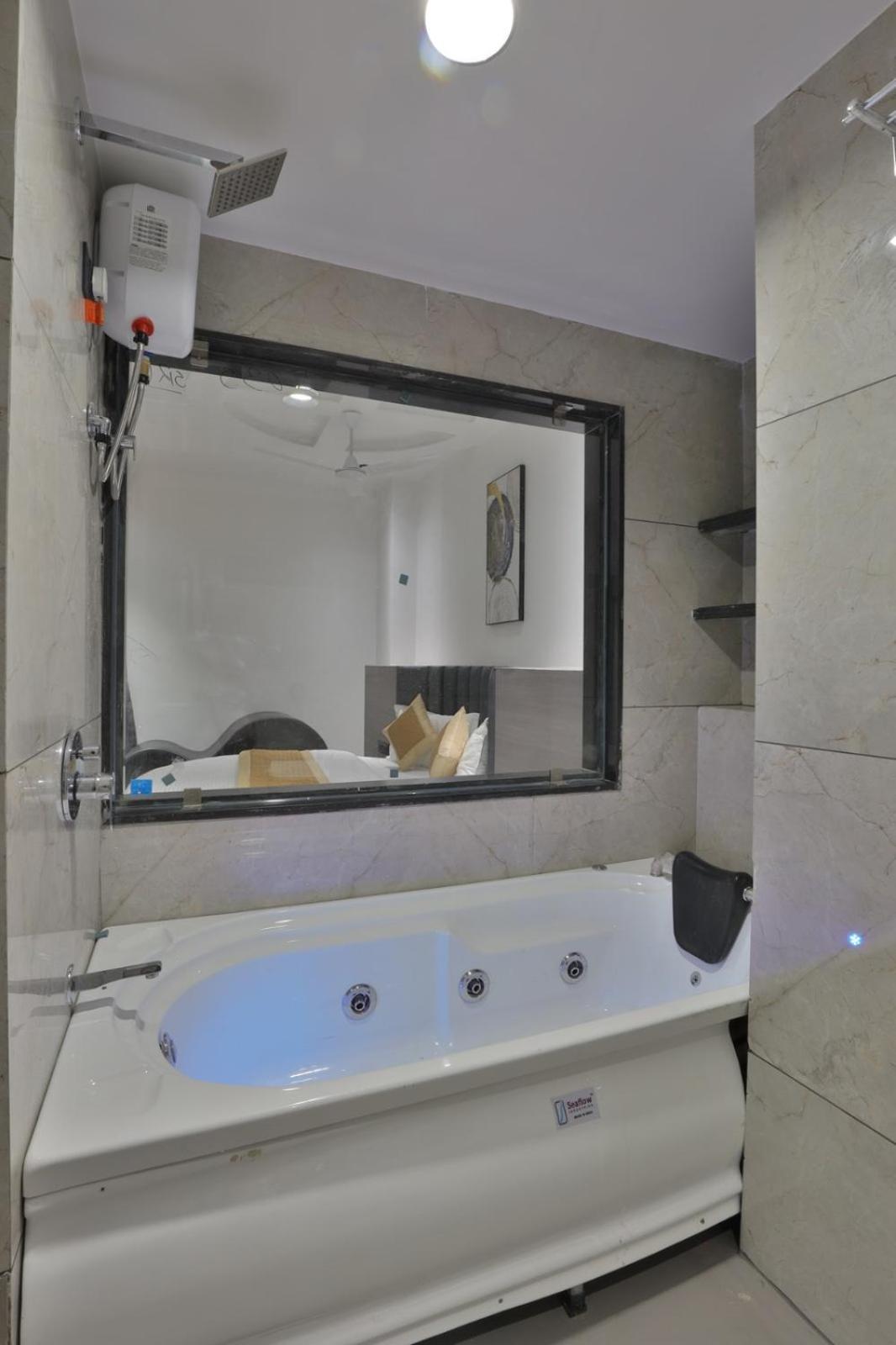 Hotel Legacy Ahmedabad Exterior photo